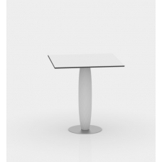 vases table square